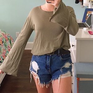 **WILL IRON** American Eagle bellbottom sleeve top